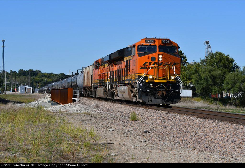 BNSF 3705